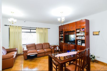 Casa à venda com 250m², 3 quartos e 3 vagasSala