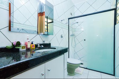 Casa à venda com 250m², 3 quartos e 3 vagasBanheiro Social