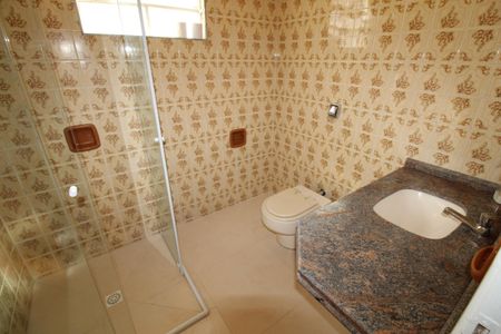 Casa para alugar com 90m², 3 quartos e 2 vagasBanheiro