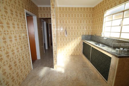 Casa para alugar com 90m², 3 quartos e 2 vagasCozinha