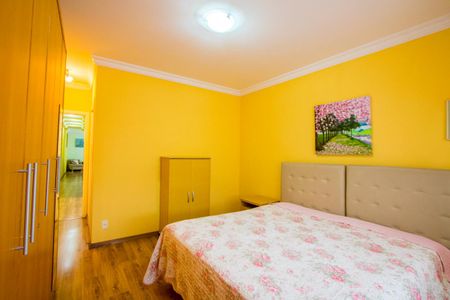 Casa à venda com 400m², 3 quartos e 5 vagasQuarto 2 - Suíte