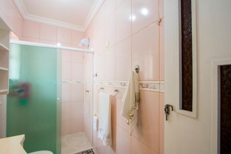 Casa à venda com 400m², 3 quartos e 5 vagasBanheiro do quarto 3