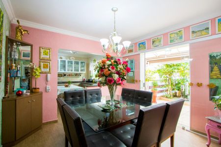 Casa à venda com 400m², 3 quartos e 5 vagas Casa à venda com 400m², 3 quartos e 5 vagasCopa