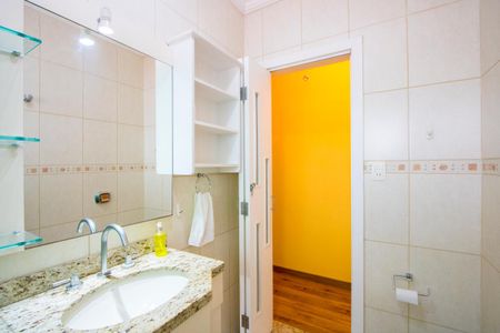 Casa à venda com 400m², 3 quartos e 5 vagas Casa à venda com 400m², 3 quartos e 5 vagasBanheiro do quarto 2