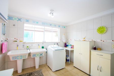 Casa à venda com 400m², 3 quartos e 5 vagas Casa à venda com 400m², 3 quartos e 5 vagasÁrea de serviço