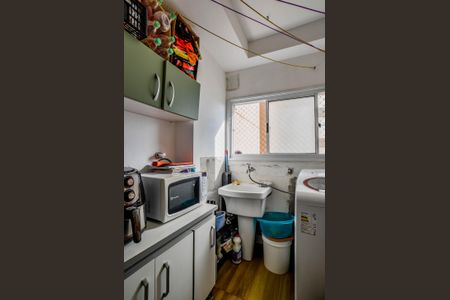 Apartamento para alugar com 64m², 2 quartos e 1 vaga Apartamento para alugar com 64m², 2 quartos e 1 vagaCozinha e Área de Serviço