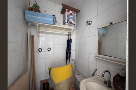 Apartamento à venda com 112m², 2 quartos e 2 vagas Apartamento à venda com 112m², 2 quartos e 2 vagasCozinha e Área de Serviço - Banheiro