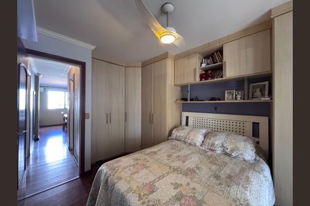 Apartamento à venda com 112m², 2 quartos e 2 vagas Apartamento à venda com 112m², 2 quartos e 2 vagasSuíte