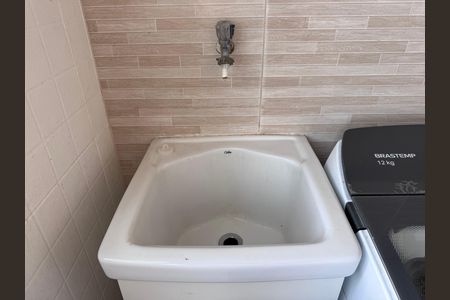 Apartamento à venda com 112m², 2 quartos e 2 vagas Apartamento à venda com 112m², 2 quartos e 2 vagasCozinha e Área de Serviço