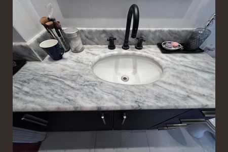 Apartamento à venda com 112m², 2 quartos e 2 vagas Apartamento à venda com 112m², 2 quartos e 2 vagasSuíte - Banheiro