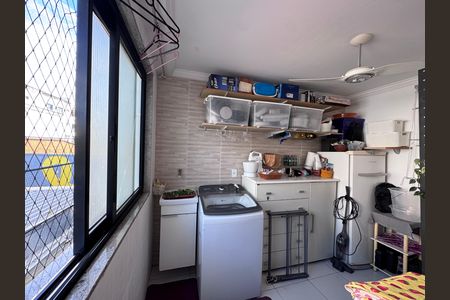 Apartamento à venda com 112m², 2 quartos e 2 vagas Apartamento à venda com 112m², 2 quartos e 2 vagasCozinha e Área de Serviço