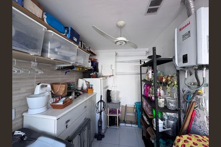 Apartamento à venda com 112m², 2 quartos e 2 vagas Apartamento à venda com 112m², 2 quartos e 2 vagasCozinha e Área de Serviço