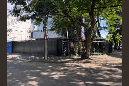 Apartamento à venda com 112m², 2 quartos e 2 vagas Apartamento à venda com 112m², 2 quartos e 2 vagasFachada