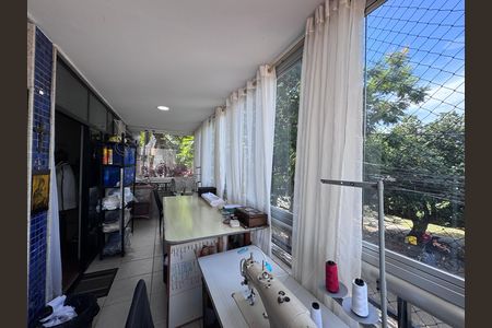 Apartamento à venda com 112m², 2 quartos e 2 vagas Apartamento à venda com 112m², 2 quartos e 2 vagasVaranda
