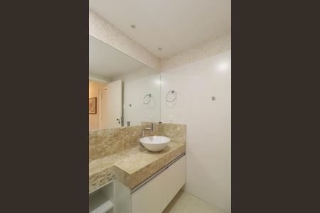 Apartamento para alugar com 60m², 2 quartos e 2 vagasBanheiro