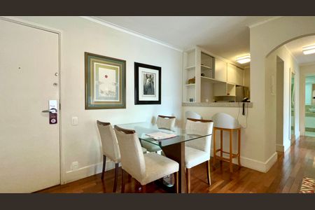 Apartamento para alugar com 60m², 2 quartos e 2 vagas Apartamento para alugar com 60m², 2 quartos e 2 vagasSala de Jantar