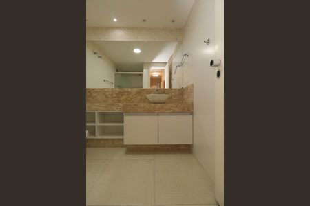 Apartamento para alugar com 60m², 2 quartos e 2 vagasBanheiro