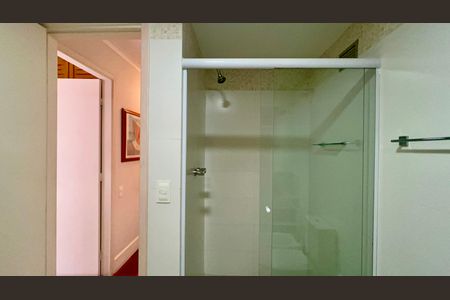Apartamento para alugar com 60m², 2 quartos e 2 vagas Apartamento para alugar com 60m², 2 quartos e 2 vagasBanheiro social