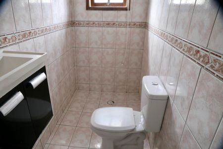 Casa para alugar com 200m², 3 quartos e 3 vagasBanheiro 