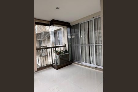 Apartamento à venda com 79m², 2 quartos e 1 vagaVaranda