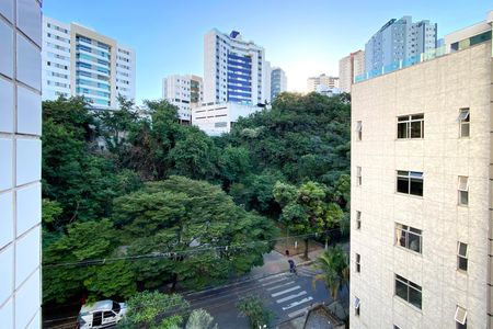 Apartamento à venda com 96m², 3 quartos e 2 vagas Apartamento à venda com 96m², 3 quartos e 2 vagasVista Quarto 3