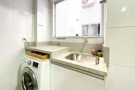 Apartamento à venda com 96m², 3 quartos e 2 vagas Apartamento à venda com 96m², 3 quartos e 2 vagasÁrea de Serviço