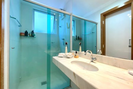 Apartamento à venda com 96m², 3 quartos e 2 vagas Apartamento à venda com 96m², 3 quartos e 2 vagasBanheiro da Suíte 1