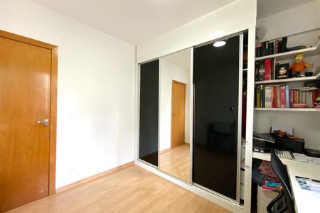 Apartamento à venda com 96m², 3 quartos e 2 vagas Apartamento à venda com 96m², 3 quartos e 2 vagasQuarto 2