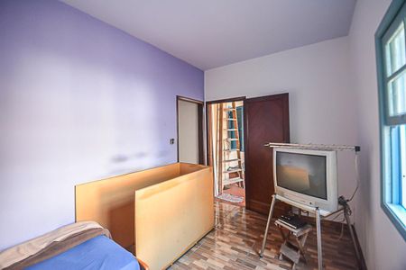 Casa à venda com 195m², 4 quartos e 2 vagas Casa à venda com 195m², 4 quartos e 2 vagasQuarto 4