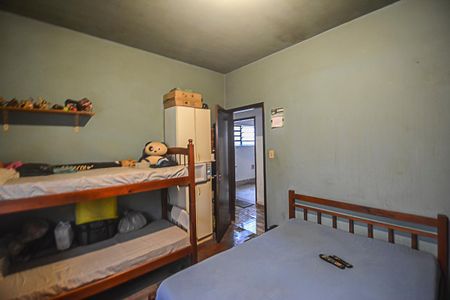 Casa à venda com 195m², 4 quartos e 2 vagas Casa à venda com 195m², 4 quartos e 2 vagasQuarto 2