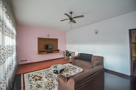 Casa à venda com 195m², 4 quartos e 2 vagas Casa à venda com 195m², 4 quartos e 2 vagasSala