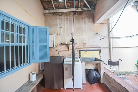 Casa à venda com 195m², 4 quartos e 2 vagas Casa à venda com 195m², 4 quartos e 2 vagasÁrea de Serviço