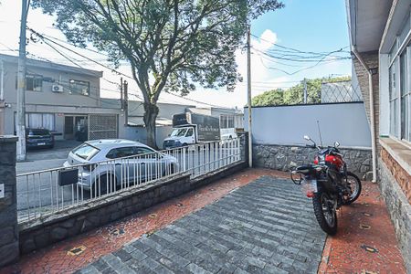 Casa à venda com 195m², 4 quartos e 2 vagas Casa à venda com 195m², 4 quartos e 2 vagasGaragem