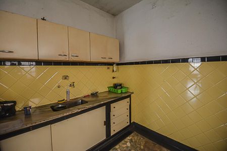Casa à venda com 195m², 4 quartos e 2 vagas Casa à venda com 195m², 4 quartos e 2 vagasCozinha