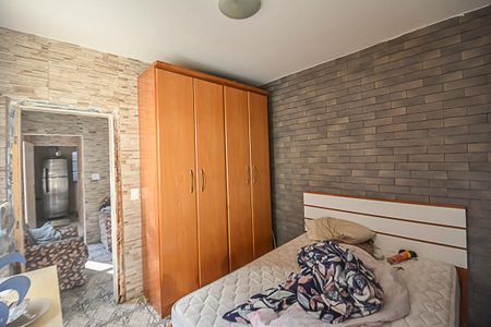 Casa à venda com 195m², 4 quartos e 2 vagas Casa à venda com 195m², 4 quartos e 2 vagasEdícula