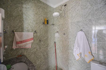 Casa à venda com 195m², 4 quartos e 2 vagas Casa à venda com 195m², 4 quartos e 2 vagasEdícula