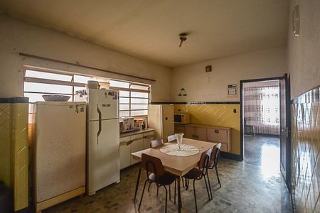 Casa à venda com 195m², 4 quartos e 2 vagas Casa à venda com 195m², 4 quartos e 2 vagasCozinha
