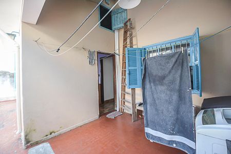 Casa à venda com 195m², 4 quartos e 2 vagas Casa à venda com 195m², 4 quartos e 2 vagasÁrea de Serviço