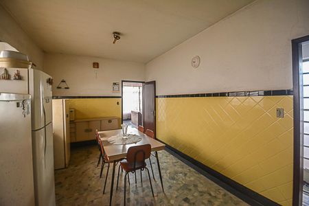 Casa à venda com 195m², 4 quartos e 2 vagas Casa à venda com 195m², 4 quartos e 2 vagasCozinha