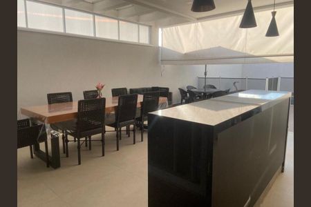 Casa à venda com 215m², 3 quartos e 4 vagas