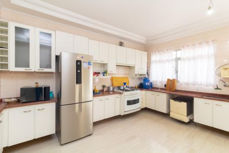 Casa para alugar com 150m², 5 quartos e 2 vagas Casa para alugar com 150m², 5 quartos e 2 vagasCozinha