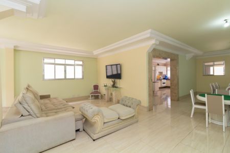 Casa para alugar com 150m², 5 quartos e 2 vagas Casa para alugar com 150m², 5 quartos e 2 vagasSala