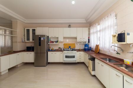 Casa para alugar com 150m², 5 quartos e 2 vagas Casa para alugar com 150m², 5 quartos e 2 vagasCozinha