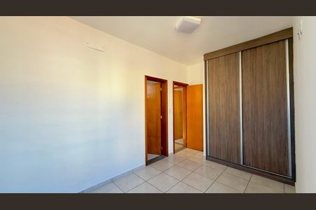 Apartamento à venda com 115m², 2 quartos e 2 vagas Apartamento à venda com 115m², 2 quartos e 2 vagasSuíte