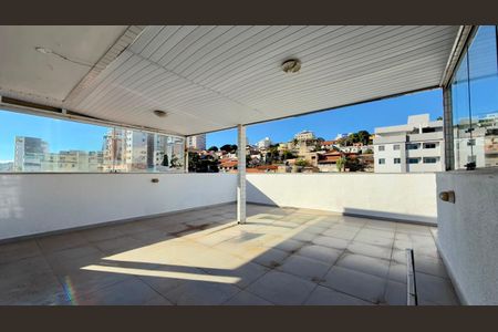 Apartamento à venda com 115m², 2 quartos e 2 vagas Apartamento à venda com 115m², 2 quartos e 2 vagasCobertura