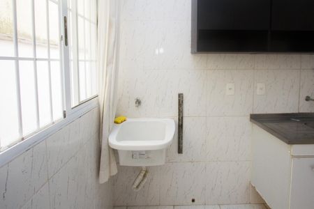 Casa para alugar com 73m², 2 quartos e sem vaga