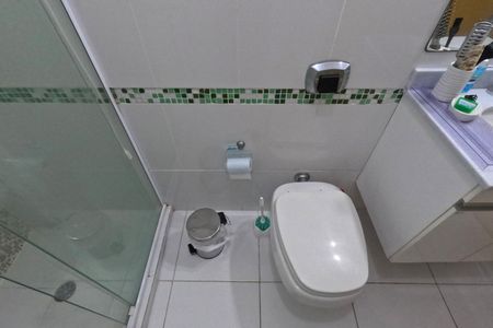 Banheiro de apartamento para alugar com 1 quarto, 46m² em Aparecida, Santos