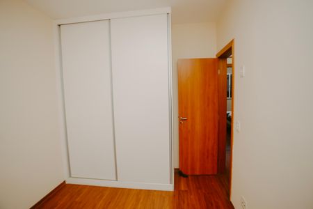 Apartamento à venda com 90m², 3 quartos e 2 vagasQuarto 2