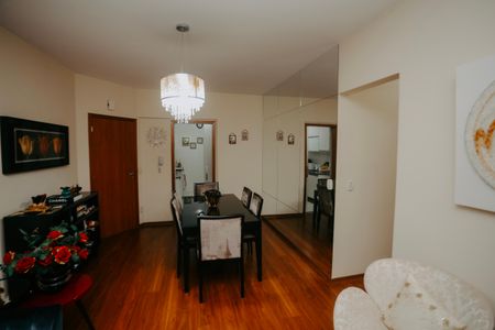 Apartamento à venda com 90m², 3 quartos e 2 vagasSala