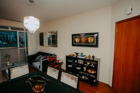 Apartamento à venda com 90m², 3 quartos e 2 vagasSala